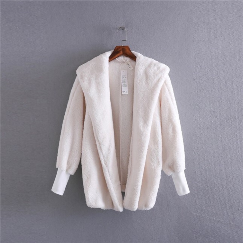 Traveling Khaki Faux Fur Coat. (No Button)